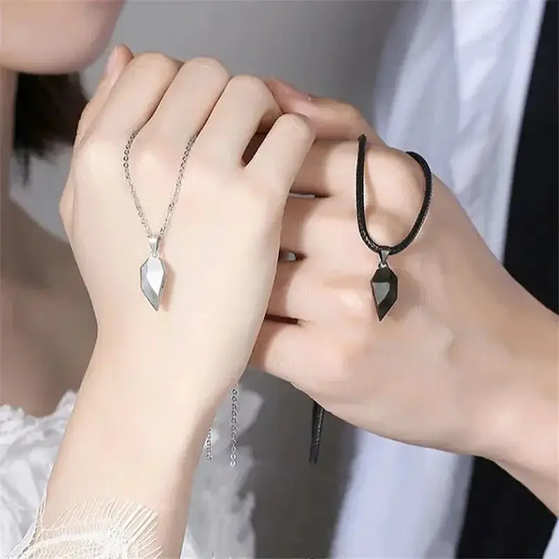 Magnetic Heart Couple Necklace (2 Pcs Set) — 3
